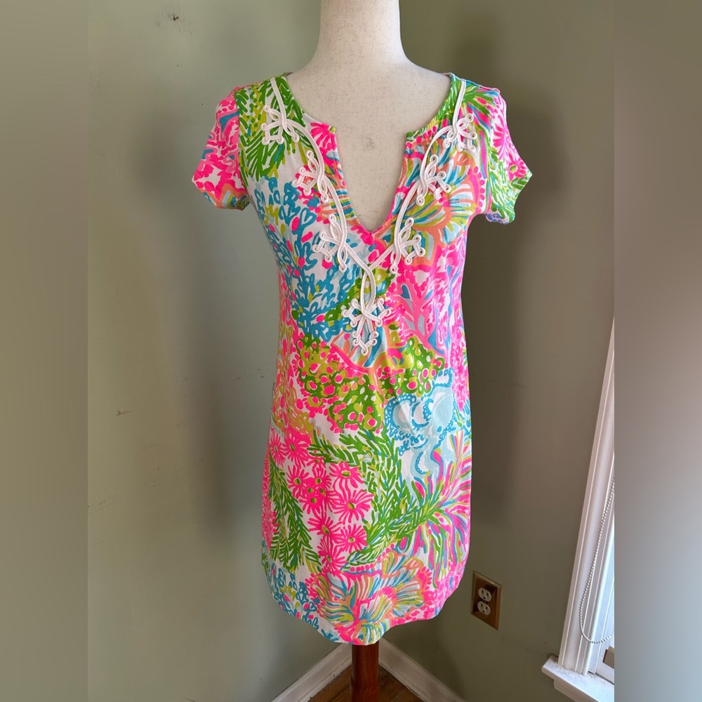 Lilly Pulitzer Brewster Dress in More Lovers Coral pattern. Size S. Great shape